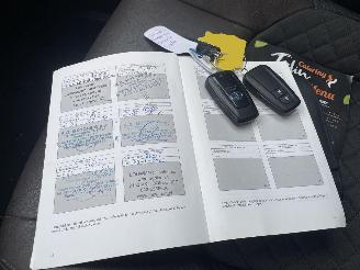 Toyota C-HR 1.8 Hybrid Bi-Tone dealer onderhouden auto prachtig!!! picture 15