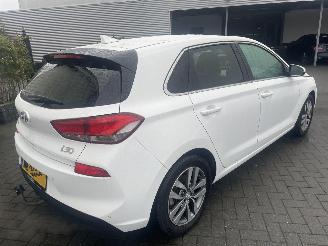 Hyundai I-30 1.0 T-GDI First Edition N.A.P NL AUTO PRACHTIG!!! picture 2