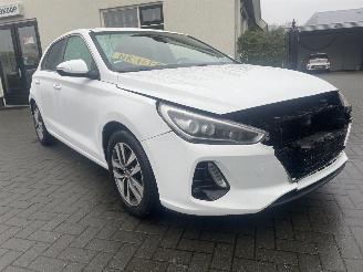 Schadeauto Hyundai I-30 1.0 T-GDI First Edition N.A.P NL AUTO PRACHTIG!!! 2017/2