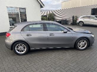 Mercedes A-klasse A-klasse 180D  AUTOMAAT N.A.P NL AUTO PRACHTIG!!! picture 2