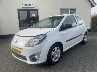 Damaged car Renault Twingo 1.2-16V Authentique N.A.P PRACHTIG!!! 2010/9