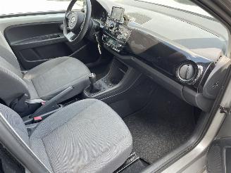Volkswagen Up! 1.0 move up! BlueMotion N.A.P 5.drs airco navi prachtig!!! picture 6
