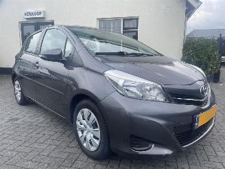Voiture accidenté Toyota Yaris 1.3 VVT-i Aspiration AUTOMAAT N.A.P NL AUTO 2014/2