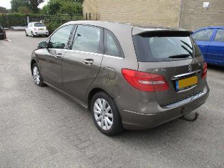 Auto incidentate Mercedes B-klasse 180 Ambition Automaat  NAP 2013/7