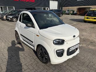 skadebil brommobiel Microcar  Due Initial 2020/8