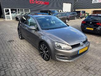 Vaurioauto  passenger cars Volkswagen Golf 1.4 TSI ACT Highline Dsg 2013/6