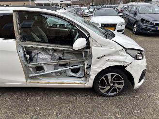 Peugeot 108 1.2  5-drs Top! Roland Garros picture 7