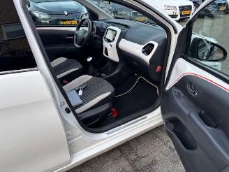 Peugeot 108 1.2  5-drs Top! Roland Garros picture 8