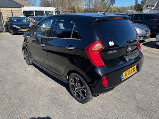 skadebil auto Kia Picanto 1.2  5-drs World Cup 2014/6