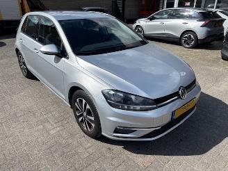 krockskadad bil auto Volkswagen Golf 1.0 TSI Comfort 2019/2
