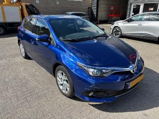 Vaurioauto  passenger cars Toyota Auris 1.2 T  Aspiration clima 2016/9