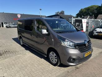 krockskadad bil bedrijf Renault Trafic 1.6 DCI L2 DC Luxe Energy  145pk 2018/4