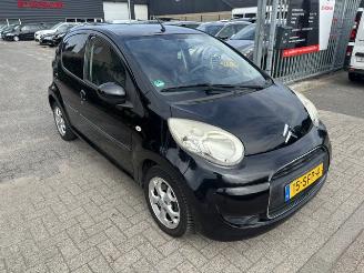 krockskadad bil auto Citroën C1 1.0 12v Exclusive airco Nap 2011/9