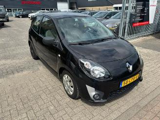 Vaurioauto  passenger cars Renault Twingo 2 X Twingo  2010,2011  Airco NAP 2011/1