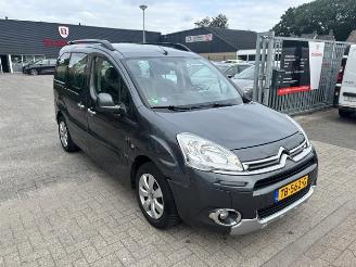 Damaged car Citroën Berlingo 1.6 VTI Tendance  airco 2014/10