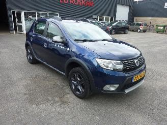 damaged passenger cars Dacia Sandero 0.9 TCE SL STEPWAY 2017/10