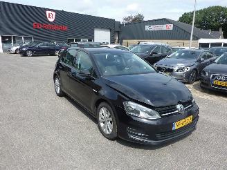 Damaged car Volkswagen Golf 1.0 TSI 2017/1