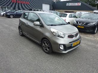 Voiture accidenté Kia Picanto 1.0 CVVT DESIGN EDITION AIRCO 2013/1