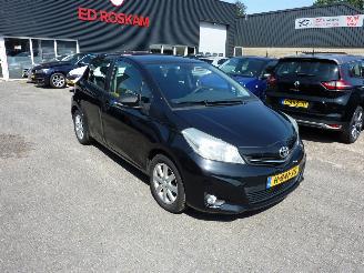 Voiture accidenté Toyota Yaris 1.3 VVT-I ASPIRATION 2014/9