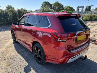 krockskadad bil auto Mitsubishi Outlander 2.4 PHEV Intense S 2019/12