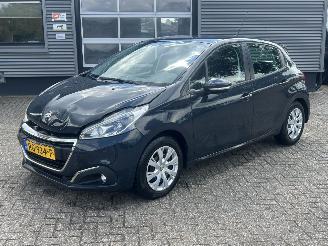 škoda osobní automobily Peugeot 208 1.2 Pure Tech Blue Lion 5drs 2017/11
