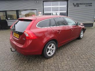 Schadeauto Volvo V-60 1.6 D2 2015/3