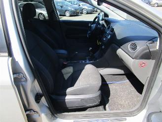 Ford Focus wagon 1.6 TDCI Titanium picture 12