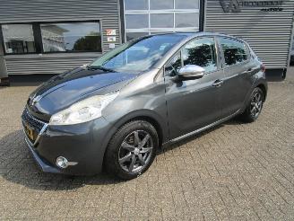 škoda osobní automobily Peugeot 208 1.2 VTI Envy 5drs 2013/12