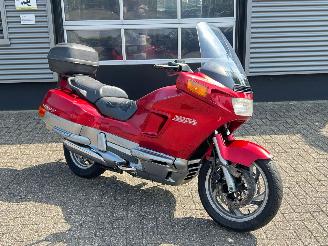 Vaurioauto  motor cycles Honda Pacific coast PC800 1992/3