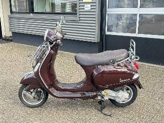 Vespa  LX 50 4T picture 2