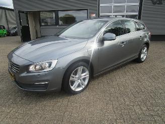 krockskadad bil auto Volvo V-60 2.4 D5 Twin Engine Lease Hydrid automaat 2016/11