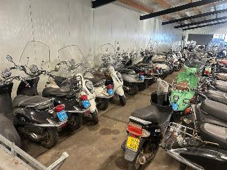 Overige  100+ scooters te koop. picture 2