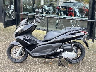 Honda PCX 125  picture 2