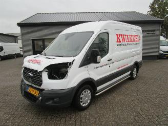 krockskadad bil bedrijf Ford Transit 310 2.0 TDCI L2H2 Trend 2016/11