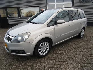 Vaurioauto  passenger cars Opel Zafira 1.8 Temptation 7pers. 2007/5