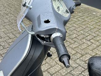 Vespa  LX 50 4T picture 11