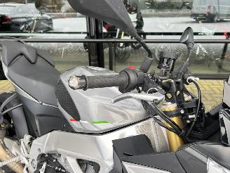 Aprilia Tuono V4 1100 R APRC ABS picture 10