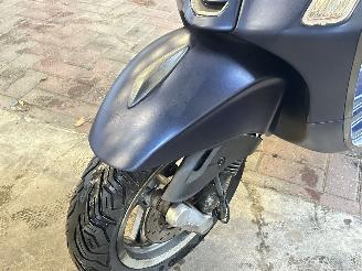 Vespa  Primavera 50 picture 9