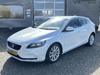 Auto incidentate Volvo V-40 1.6 T2 Summum 2014/7