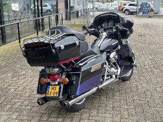 Harley-Davidson Electra Glide 103 FLHTK Electra Glide Ultra Limited picture 3