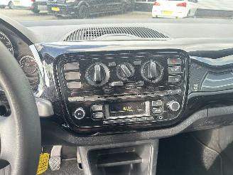 Volkswagen Up! 1.0 5drs picture 15