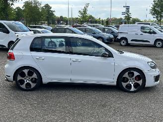 Volkswagen Golf 2.0 GTI picture 6