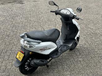 Piaggio  Fly 50 4T picture 5