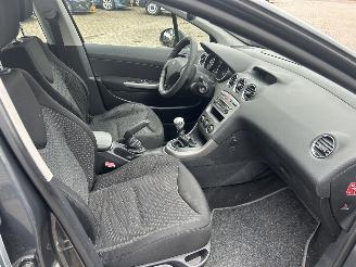 Peugeot 308 1.6 VTi XS picture 11