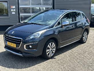 Vaurioauto  passenger cars Peugeot 3008 1.6 THP Allure 2015/1