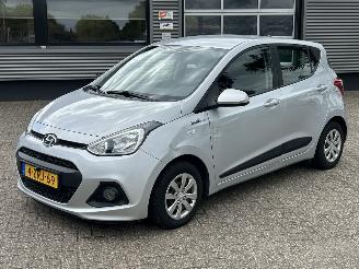 uszkodzony samochody osobowe Hyundai I-10 1.0i i-Motion Comfort 2015/5