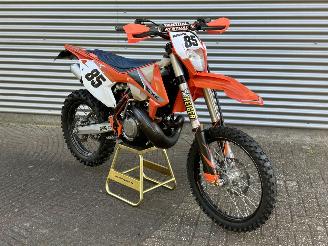 krockskadad bil motor KTM 250 EXC Enduro 2016/7