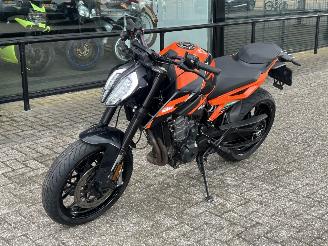 KTM  890 Duke picture 7