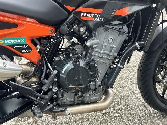 KTM  890 Duke picture 13