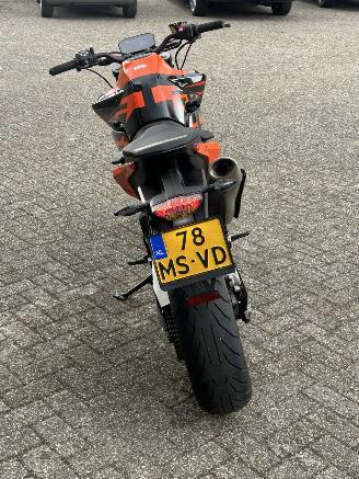 KTM  890 Duke picture 4